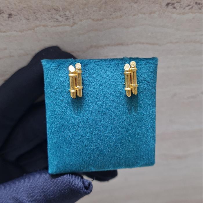 Anting Mas Model Kayu 23K-Diamond Jewelry