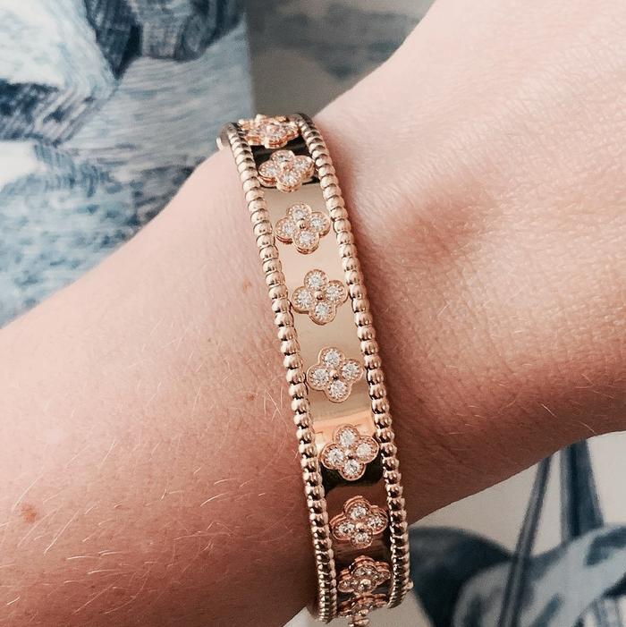 VCA Perlee Diamond Bangle with 18 K Rose Gold Diamond Jewelry