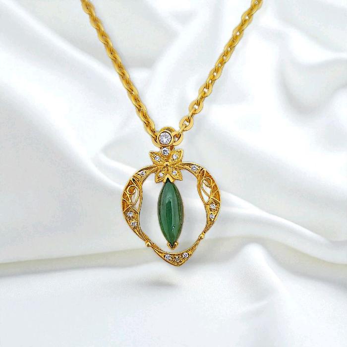 Liontin Love Jade Diamond 18K / Diamond Jewelry 15LBGT493WP-HT