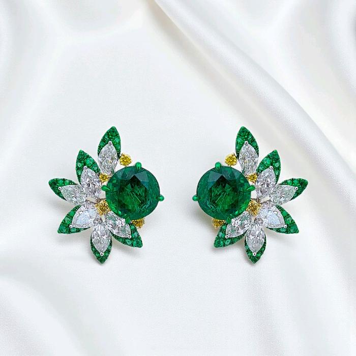 Leaf Emerald Earring 18K / Anting Daun Emeral 18K / Diamond Jewelry 19BA25000VN-HT
