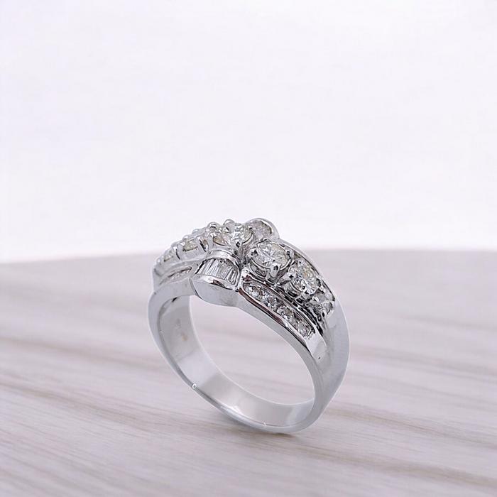 Ring Diamond 18K / Diamond Jewelry