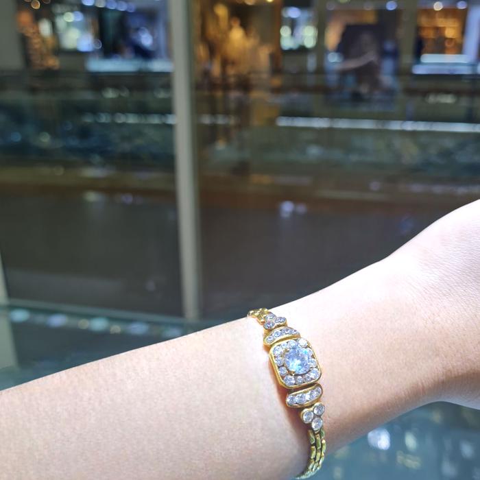 Gelang Emas Model Jam Tangan 23K-Diamond Jewelry-79GMS18WP-HT