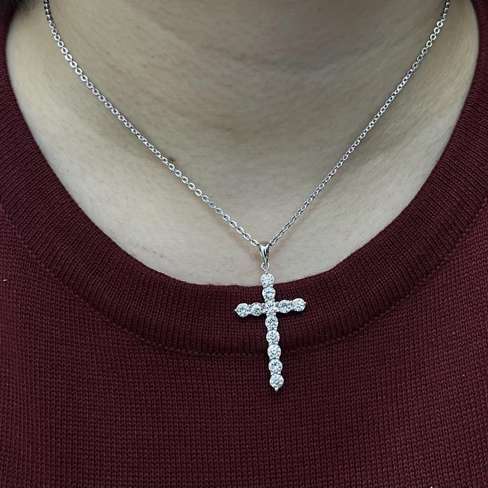 Solitaire Illusion Diamond Cross Pendant 18K