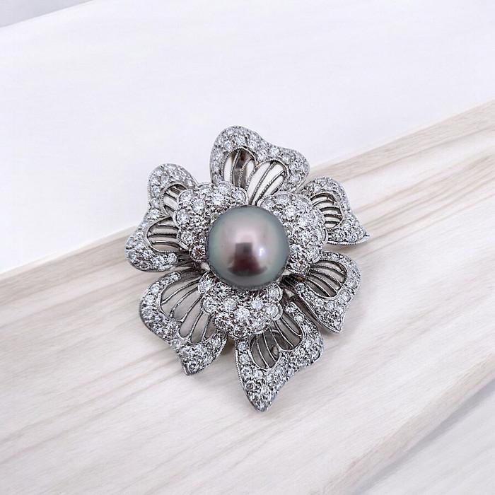 Liontin Flower Pearl Diamond 18K / Diamond Jewelry