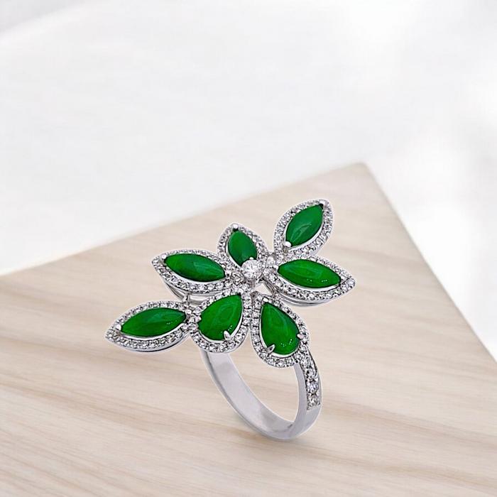 Green Jade Ring 18K / Diamond Jewelry