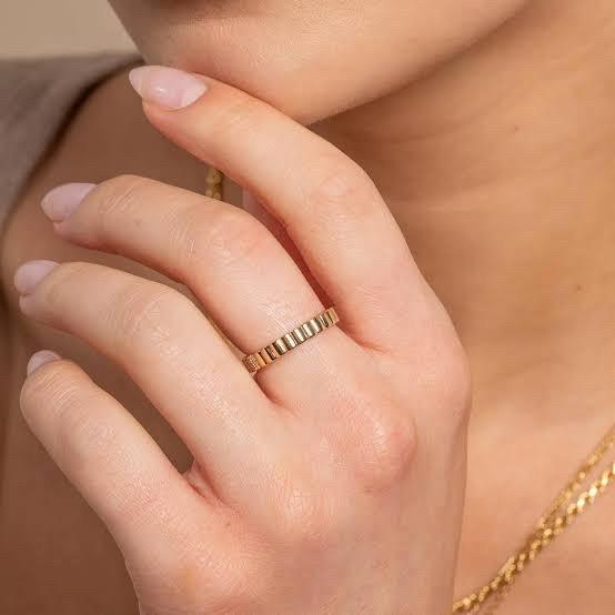 Quatro single gold ring 18k bouch/ vc bracelet white gold-Diamond Jewelry