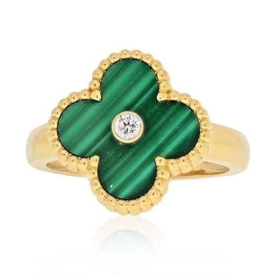 Vca holiday diamond ring 18 K gold Diamond Jewelry