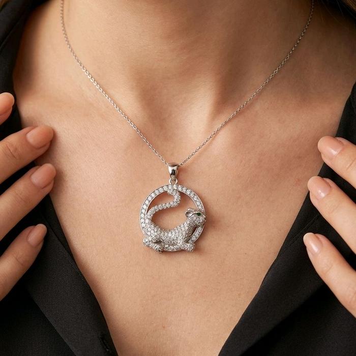 Panther White Gold Pendants 18K / Liontin Emas Putih Panther 18K / Diamond Jewelry / 169LMSWP5