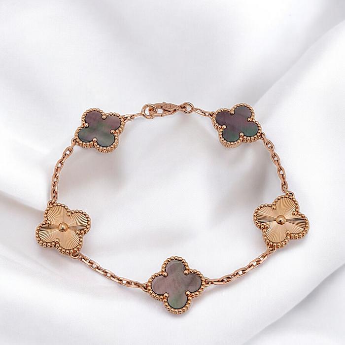 Vintage Alhambra Obsician 5 Clover Bracelet 18K /Diamond Jewelry