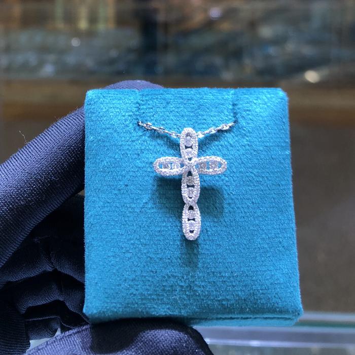 Diamond pendant necklace cross/ Liontin Berlian Salib kecil 18K Diamond Jewelry