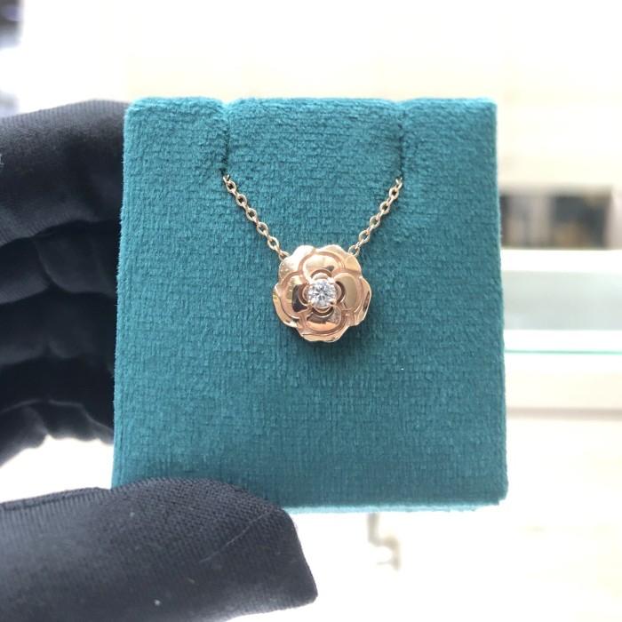 Kalung emas bunga Flower swarozky 750K-Diamond Jewelry