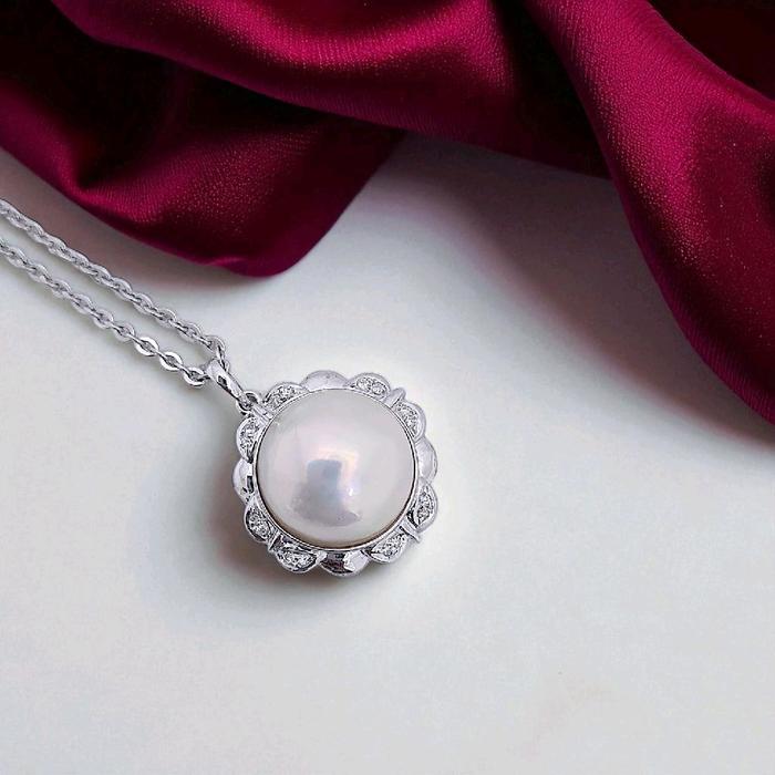 Liontin Flower Pearl Diamond 18K / Diamond Jewelry 16LMGT920WP-1600HT)
