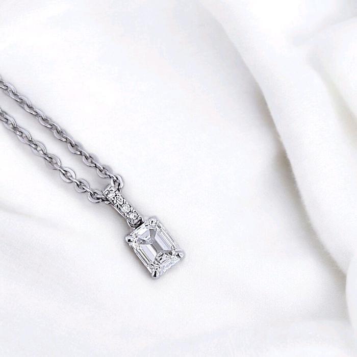 Liontin Baguette Diamond 18K / Diamond jewelry 11LB4960AN