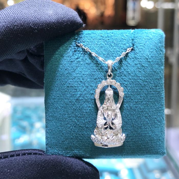 Kalung/liontin berlian Diamond Patung kwan im 18K