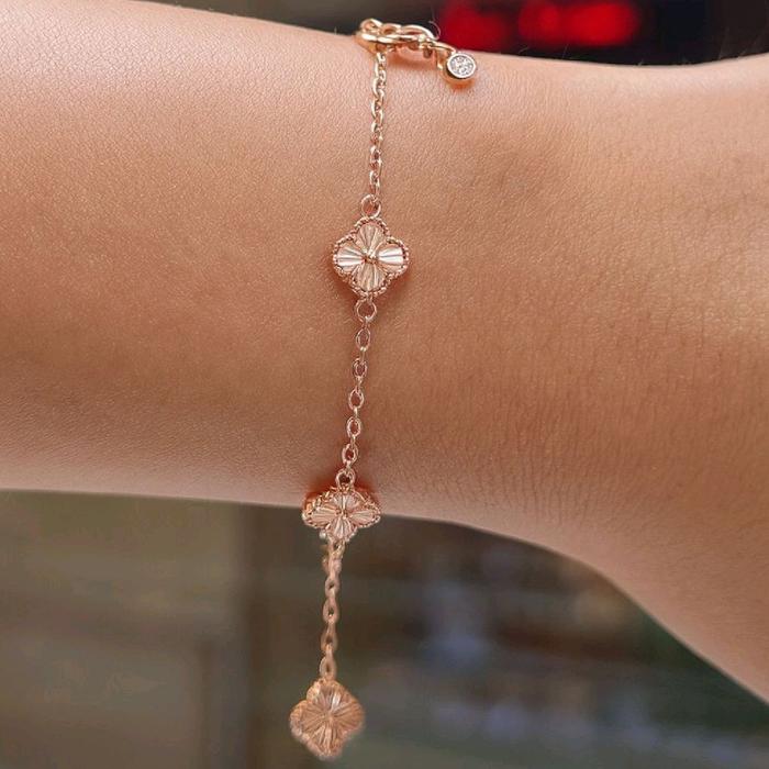Mini Clover Gold Bracelet 750K / Gelang Emas Clover Kecil 750K / Diamond Jewelry 442GMS329LS-HT