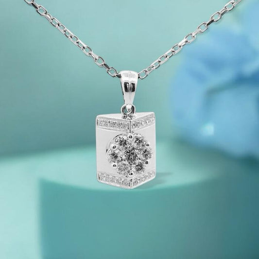 Liontin Flower Diamond 18K / Diamond Jewelry