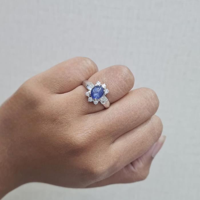 Blue Sapphire Diamond Ring 18K / Diamond Jewelry