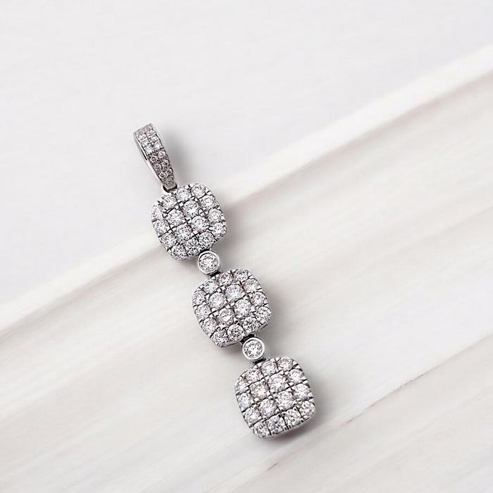 Liontin Cushion Diamond 18K / Diamond Jewelry
