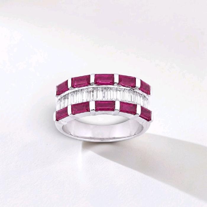 Ruby Baguette Diamond Ring 18K / Cincin Berlian Ruby Baguette 18K / Diamond Jewelry / RR0052489