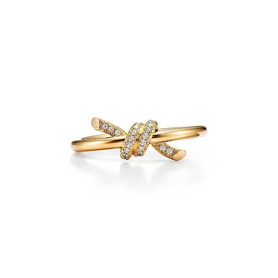 Tif knot Diamond Ring 18K gold Diamond Jewelry