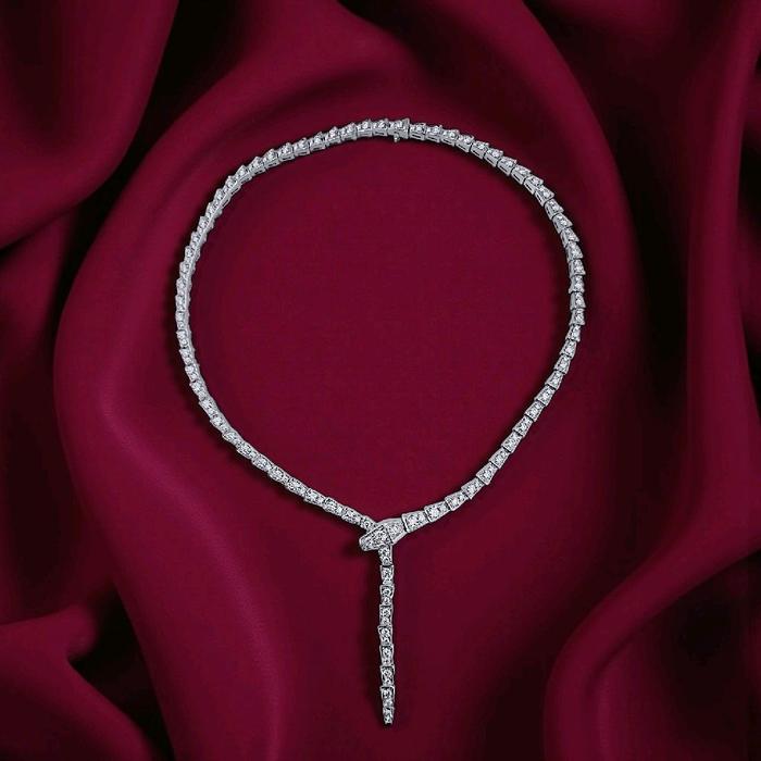 Ulo Serpenti Medium Diamond Necklace 18K / Kalung Berlian Ulo Serpenti Medium 18K / Diamond Jewelry 19KBD171400RB-HT