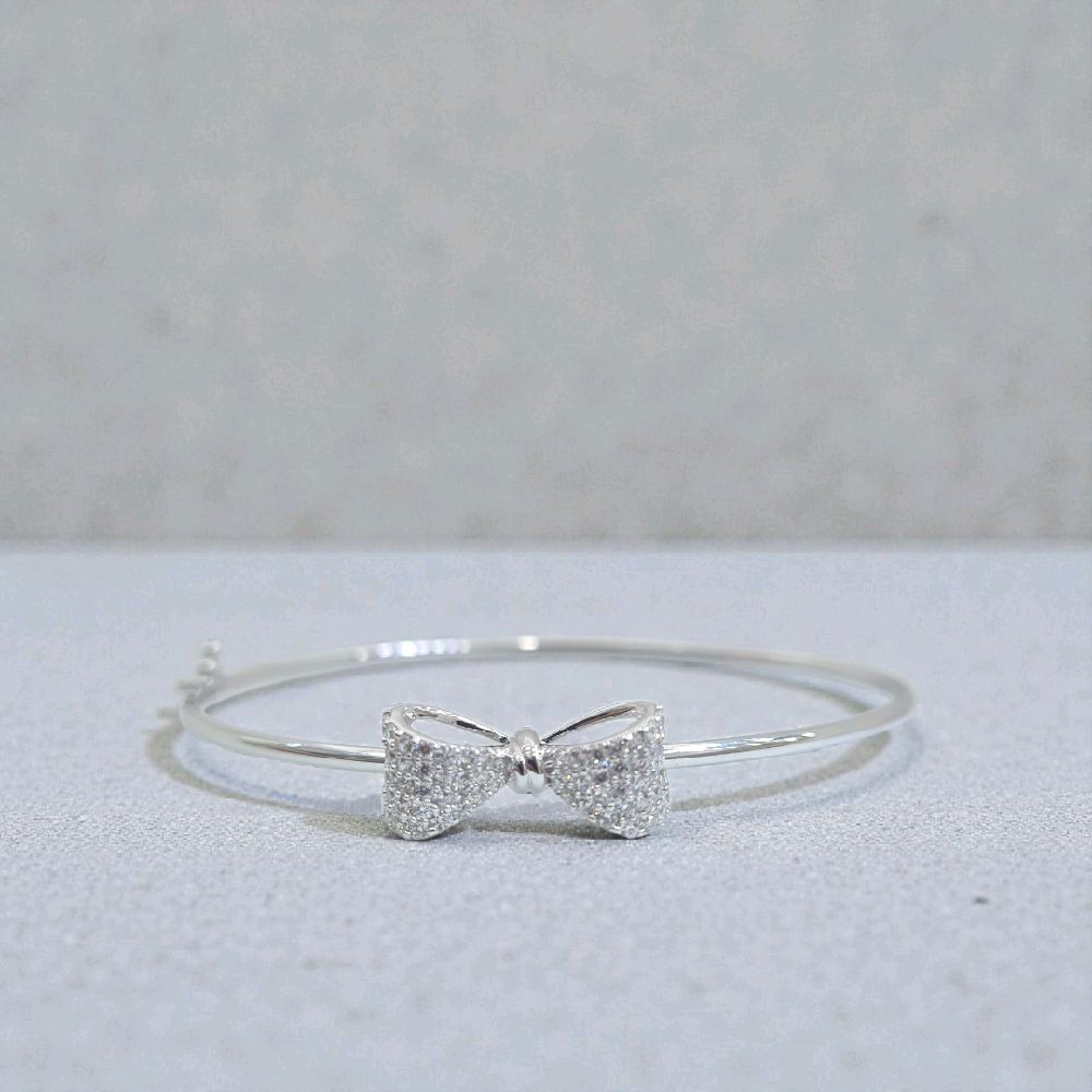 Ribbon  White Gold  Bracelets 17K / Gelang Emas Putih Pita 17K / Diamond Jewelry / 476GMS411LS