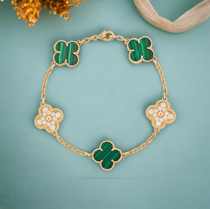 Malachite diamond bracelet clover green18k- Diamond Jewelry