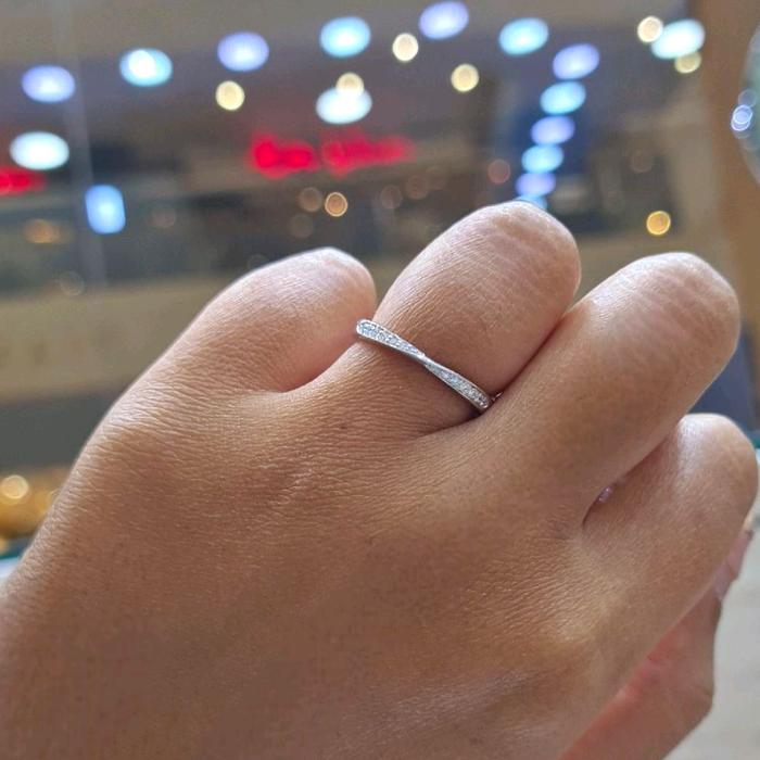 Diamond Ring 18K / Diamond Jewelry