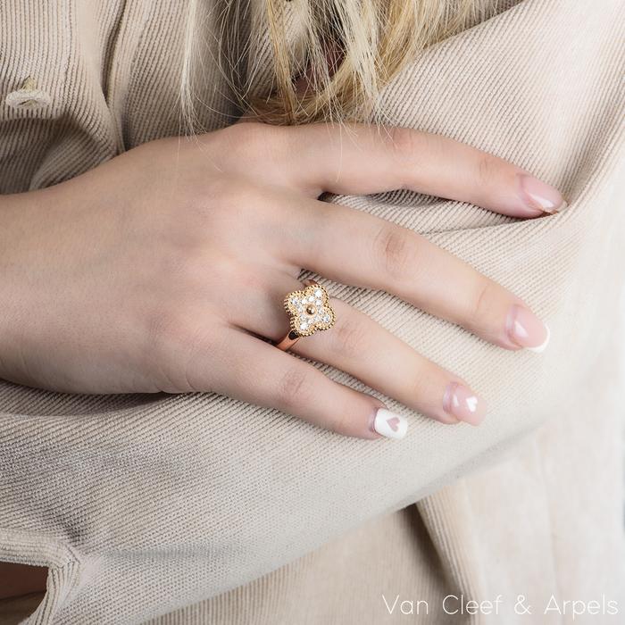 diamond vintage clover ring 18 K gold white Diamond Jewelry