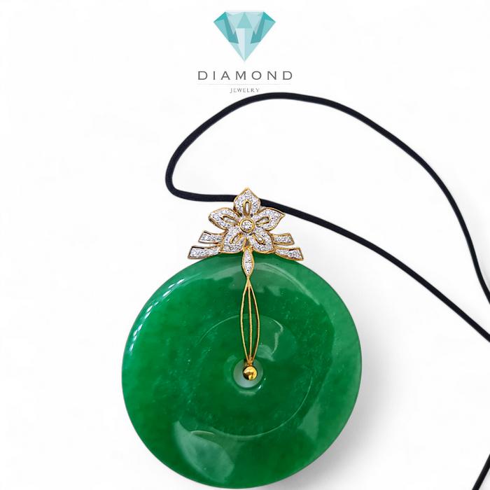 Giok Diamond Liontin / Diamond Jewelry