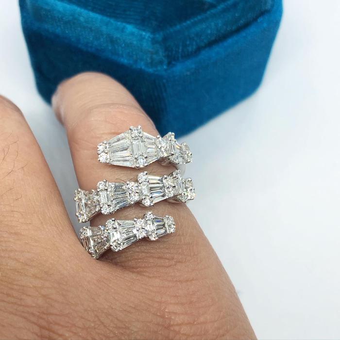 Snake baguette diamond ring 18k- Diamond Jewelry