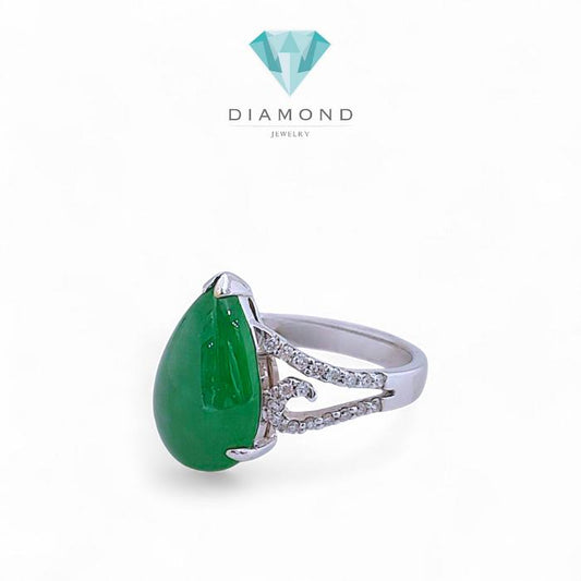 Giok Diamond Ring 18K / Diamond Jewelry