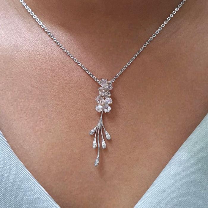 Liontin Flower Margonite Diamond 18K / Diamond Jewelry 11LBGT267WP-HT