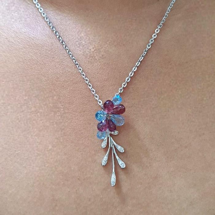 Liontin Flower Topaz Diamond 18K / Diamond Jewelry 12LBGT154WP-HT
