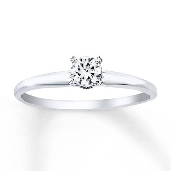 cincin emas putih asli Kristal