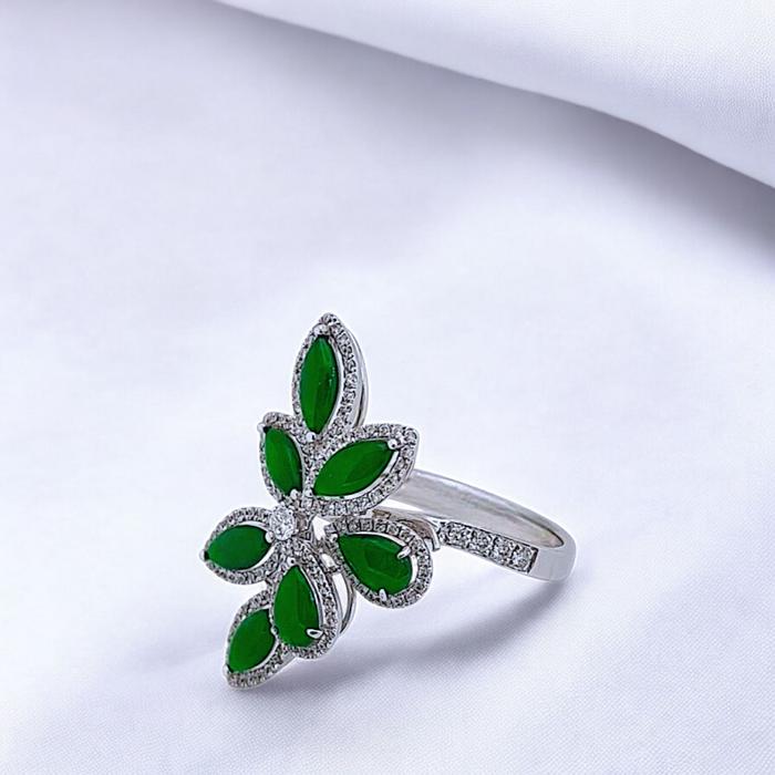 Green Jade Ring 18K / Diamond Jewelry