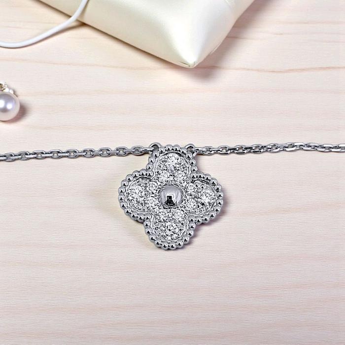 Clover Diamond Necklace 18K / Kalung Clover Berlian 18K / Diamond Jewelry 394KBDAB87000LS-HT