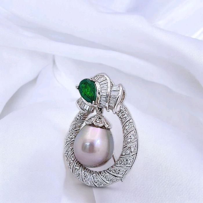 Pearl Diamond Bross 18K / Diamond Jewelry