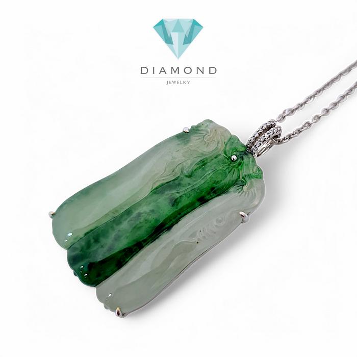 Giok Liontin With Diamond 18K / Diamond Jewelry