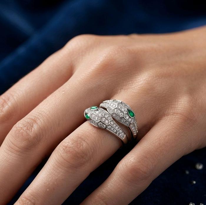 Serpenti With Emerald Diamond Ring 18K / Cincin Serpenti dengan emerald diamond 18K / Diamond Jewelry / GR0050957