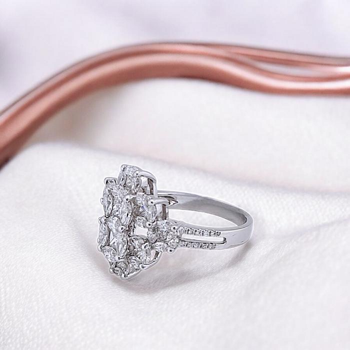 Flower Diamond Ring 18K / Diamond Jewelry