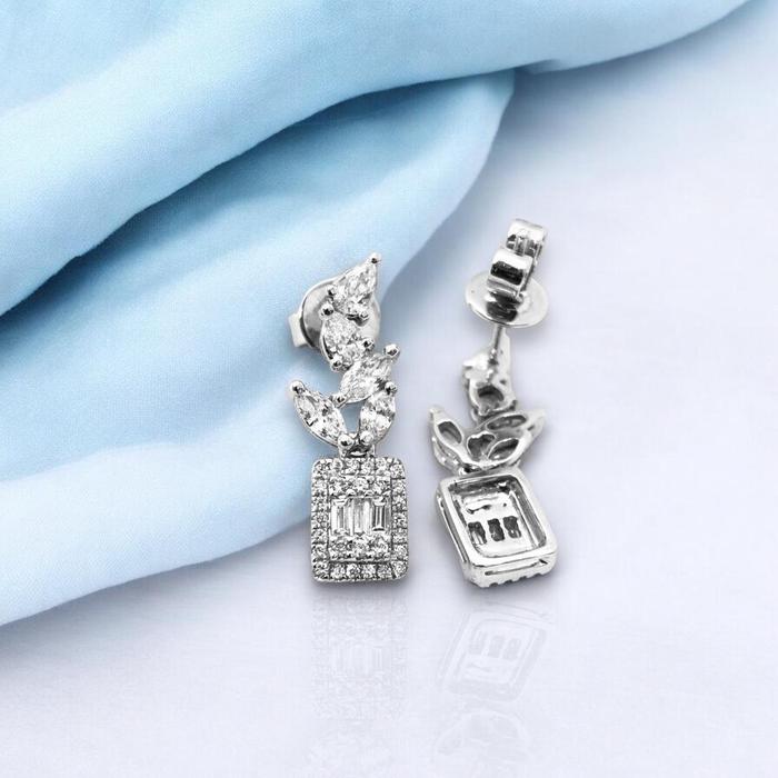 Anting berlian 18K Diamond Jewelry