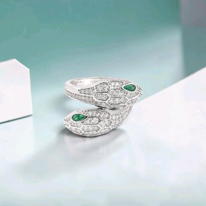 Serpenti With Emerald Diamond Ring 18K / Cincin Serpenti dengan emerald diamond 18K / Diamond Jewelry / GR0050957