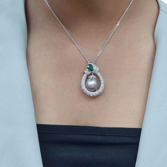 Pearl Diamond Bross 18K / Diamond Jewelry