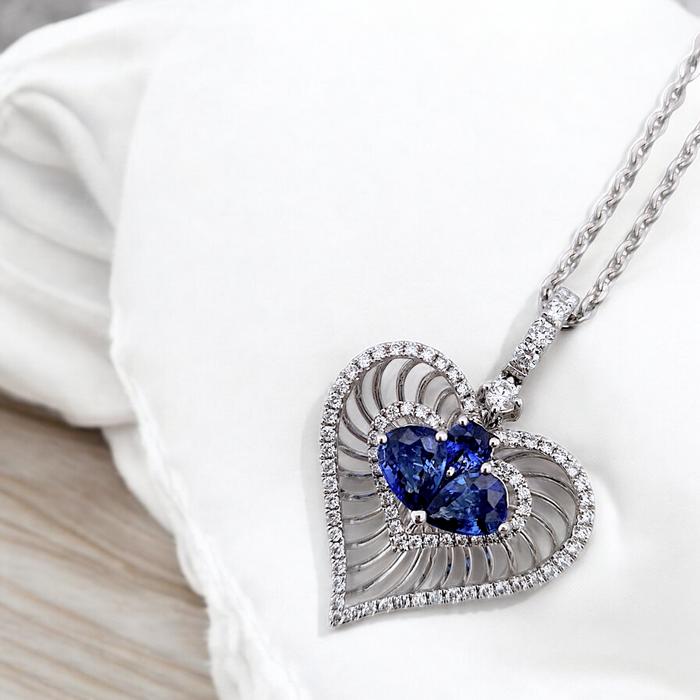 Love Blue Sapphire Liontin 18K / Diamond Jewelry