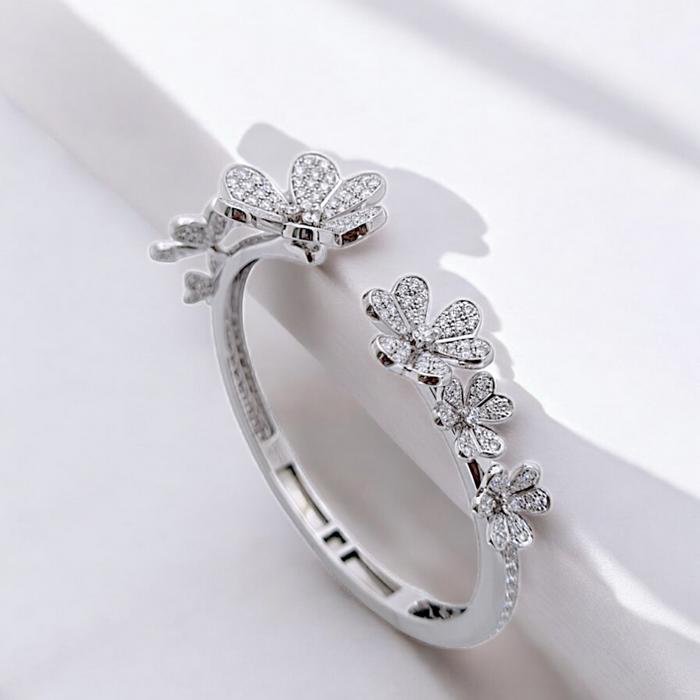 Frivole Diamond Bangle 18K / Diamond Jewelry-137GBD713000AB-HT