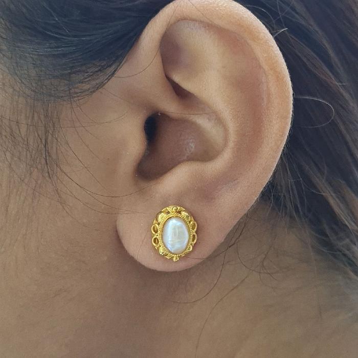 Anting Mas Mutiara Oval 23K-Diamond Jewelry-303AMSWP4