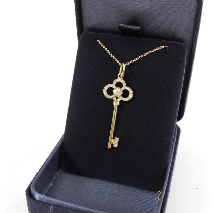 Key Pendant with Diamond and white hold 18 K Diamond Jewelry