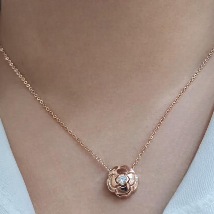 Kalung emas bunga Flower swarozky 750K-Diamond Jewelry