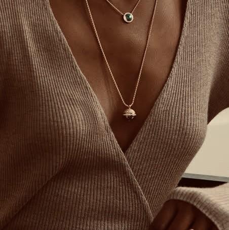 White gold and Black onyx possesion Necklace 18K white gold diamond